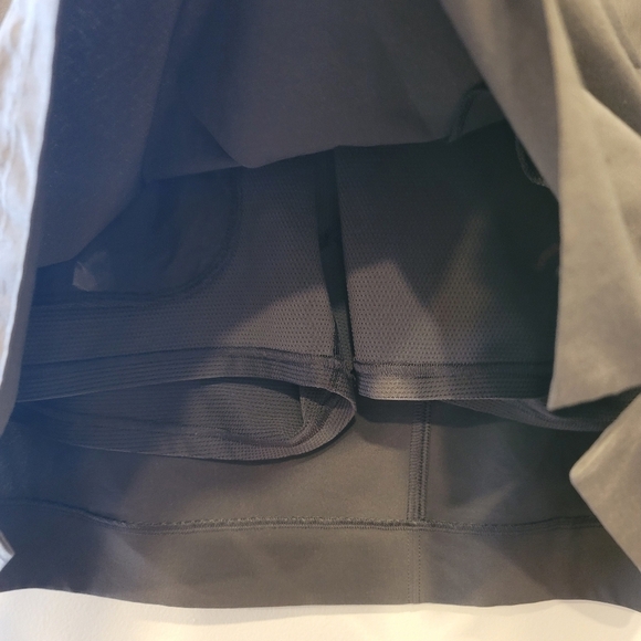 Athleta Gray Back Pockets Skort - Sz 12 - Picture 3 of 6